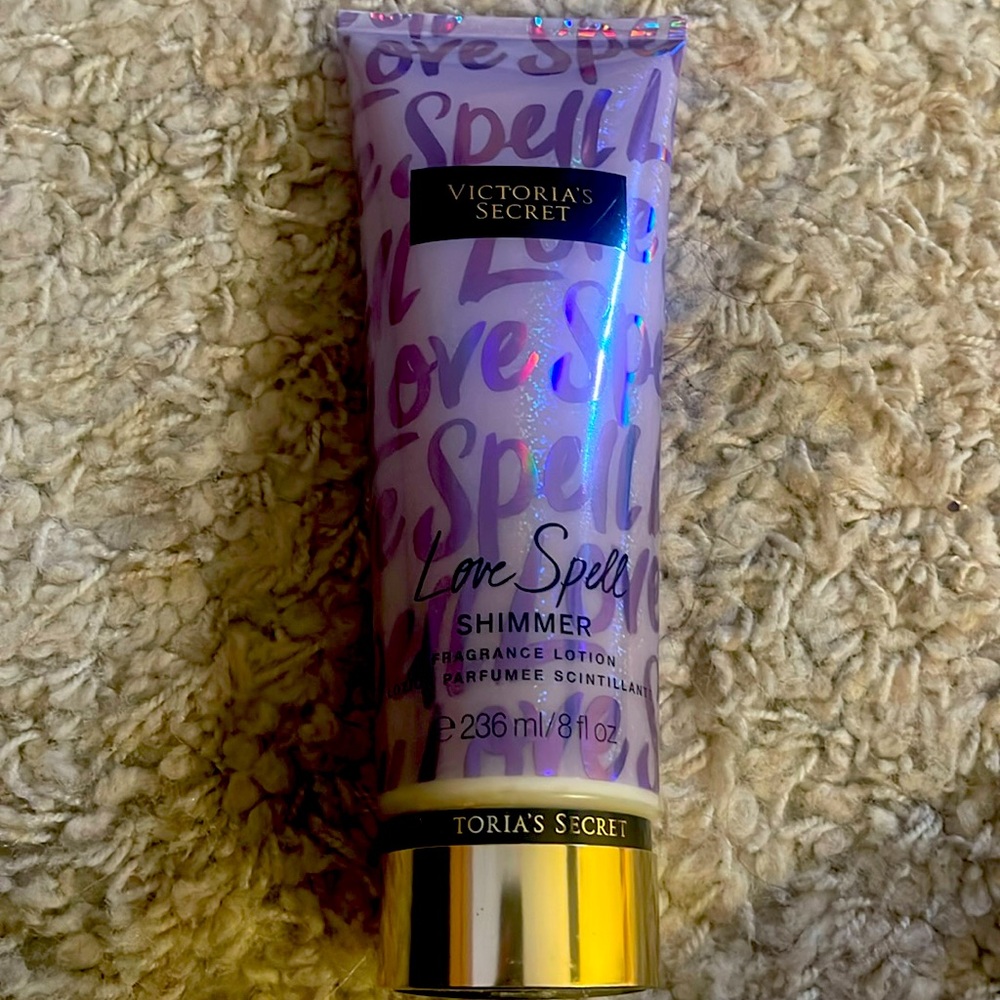 Brand New Victoria’s Secret Love Spell lotion